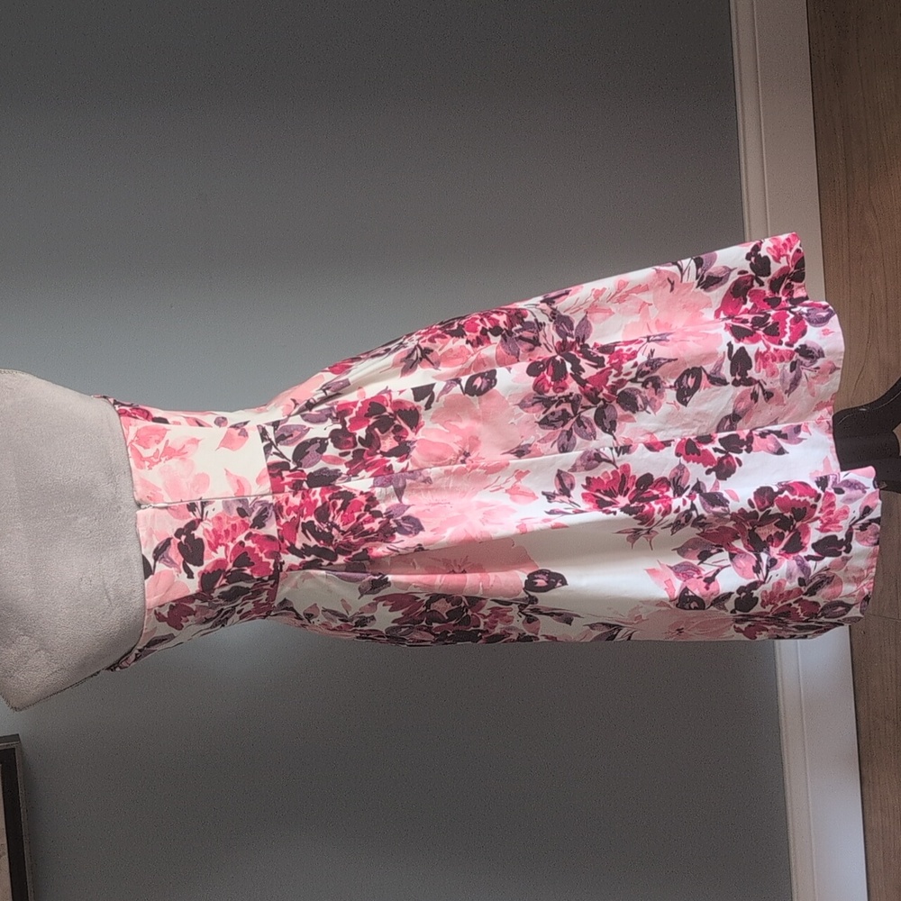 WHBM Floral Dress 8 - Picture 7 of 14